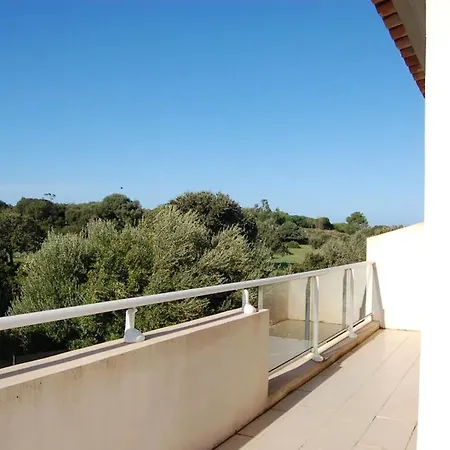 Avec Piscine & Jardin A Villa