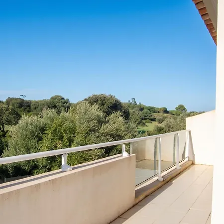 Avec Piscine & Jardin A Villa