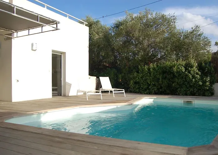 De 3 Avec Piscine Privee Jardin Clos Et Wifi A Monticello