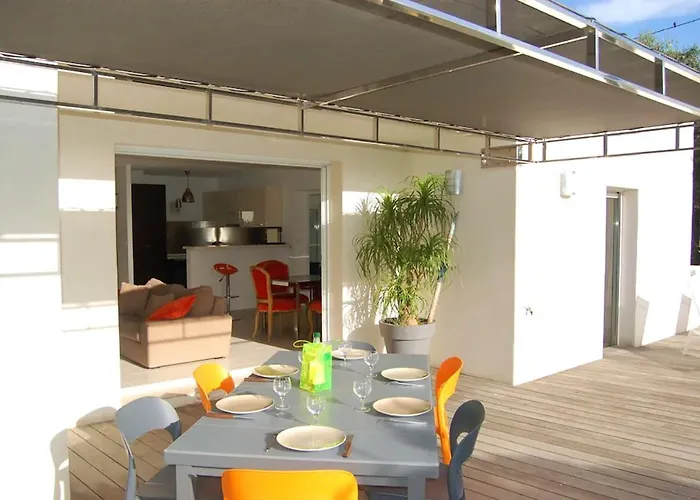 Villa Avec Piscine & Jardin A Monticello