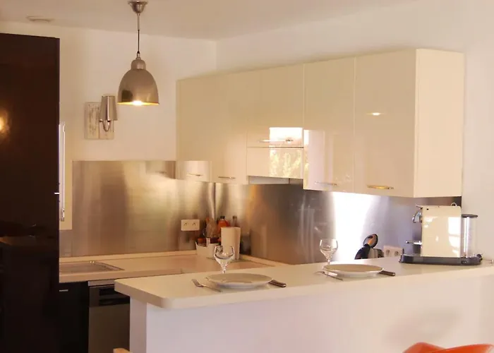 Avec Piscine & Jardin A Villa Monticello