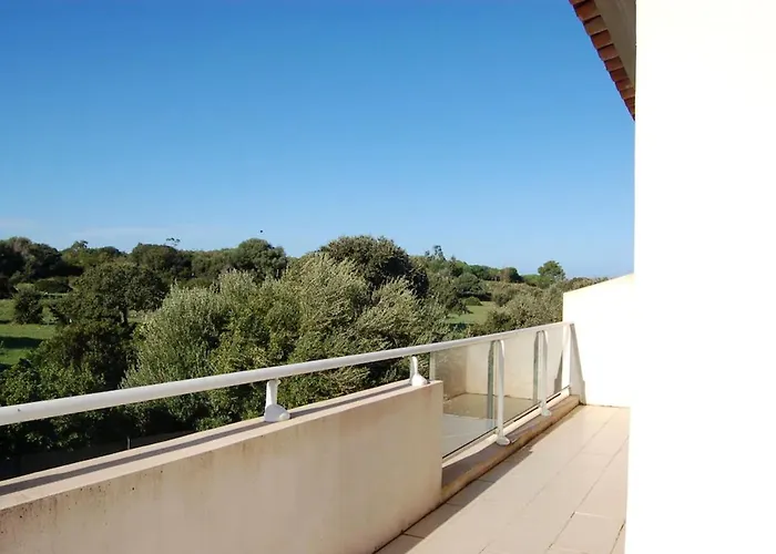 Avec Piscine & Jardin A Villa